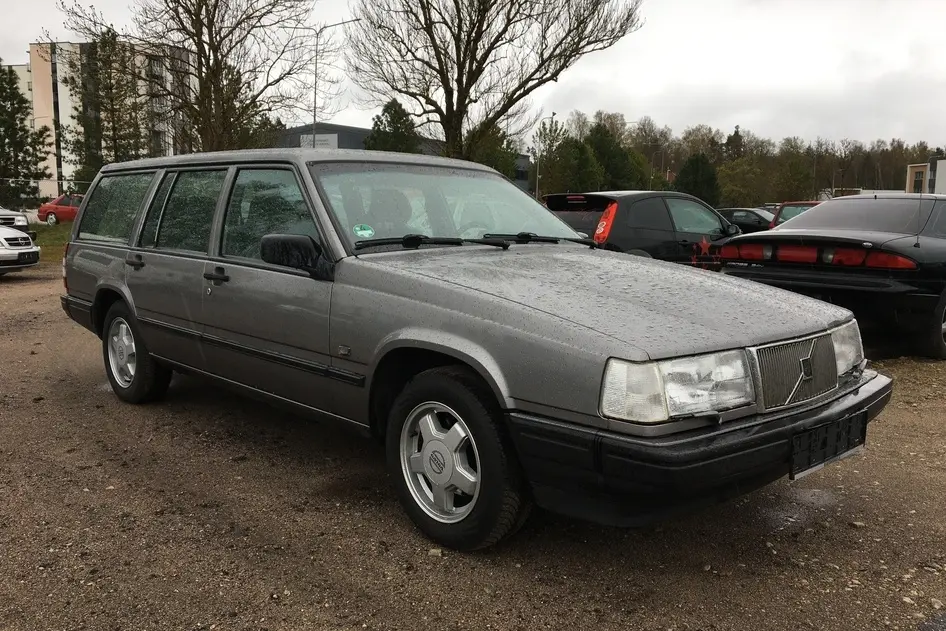 Volvo 940, 2.4, petrol, manual, rear-wheel drive