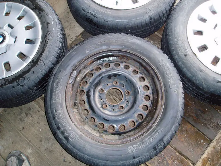 Ratas (velg + rehv) 15X6 185/65R15