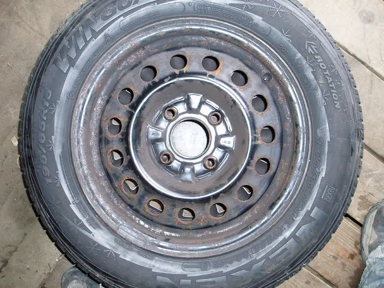 Ratas (velg + rehv) 15X6 195/65R15