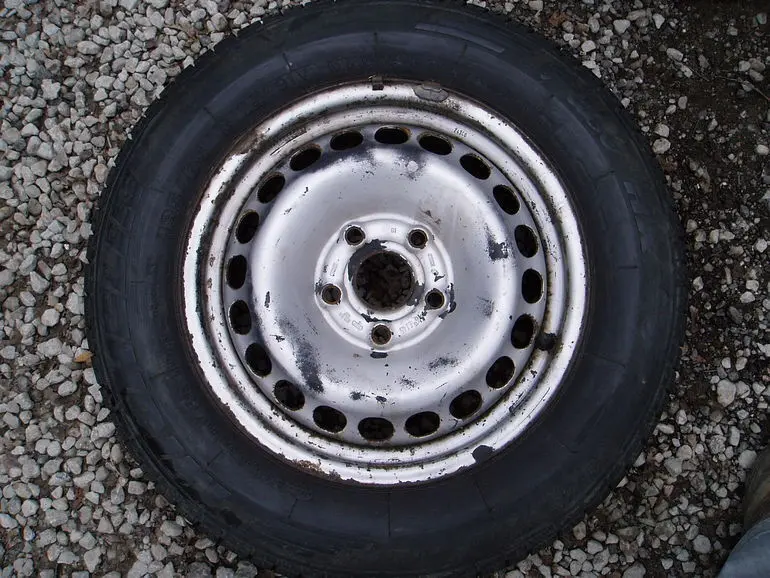 Ratas (velg + rehv) 15X6 195/65R15