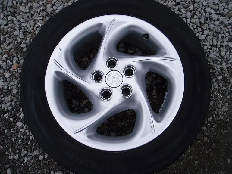 Ratas (velg + rehv) 15X7 205/55R15