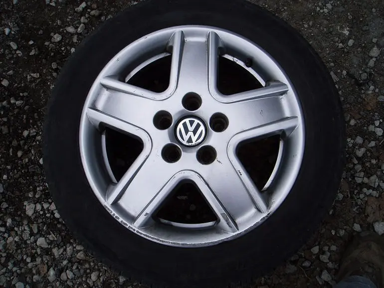 Ratas (velg + rehv) 16X7 205/55R16