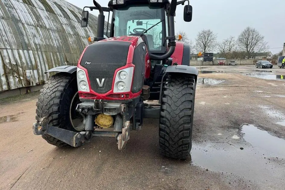 Valtra T163