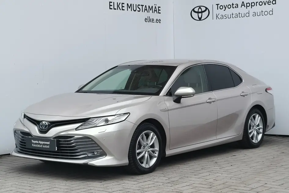 Toyota Camry, 2.5, 131 kW, hybrid, automatic, front-wheel drive